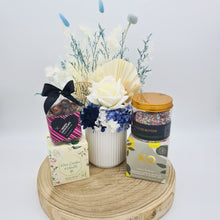 Load image into Gallery viewer, Blue Dried Floral Gift Hamper - Sydney Only