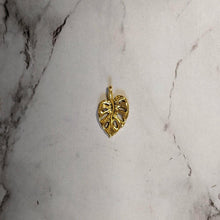Load image into Gallery viewer, Monstera Plant Pendant
