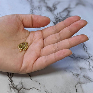 Monstera Plant Pendant