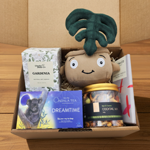 Load image into Gallery viewer, Gardenia Gift Box with Wooden Background

